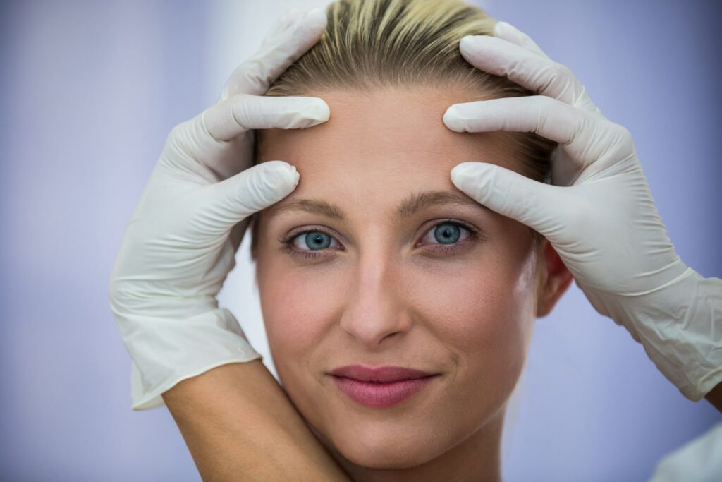blefaroplastia con resultados naturales en clínica estética